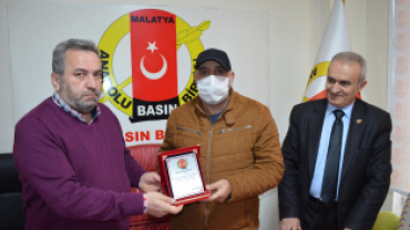 Anadolu Basın Birliği Derneği Sahada Çalışan Gazetecileri Unutmadı